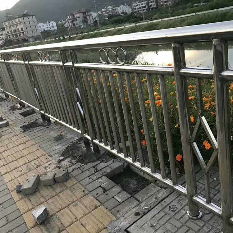 河道護欄